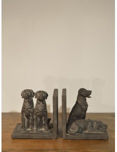 Serre livres Chien debout...